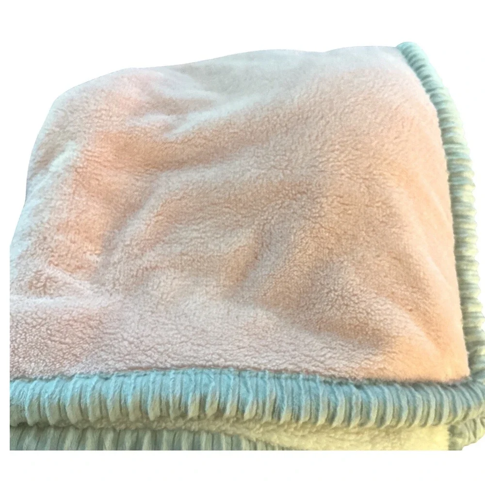 Chickpea Baby Blanket Pink Sherpa Fleece Reversible Grey Ribbed Trim 30x36‎